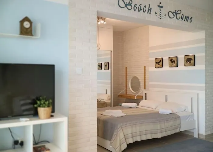 Caesar Vitus Beach Home