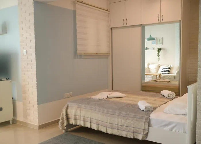 Caesar Vitus Beach Home